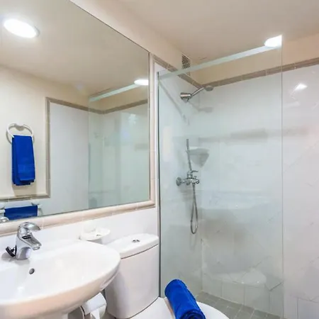 펜션 Family 1 Bedroom With Pool View 2 - Oasis Duna
